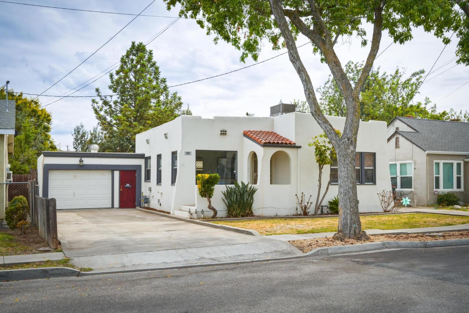 328 W Lowell Avenue