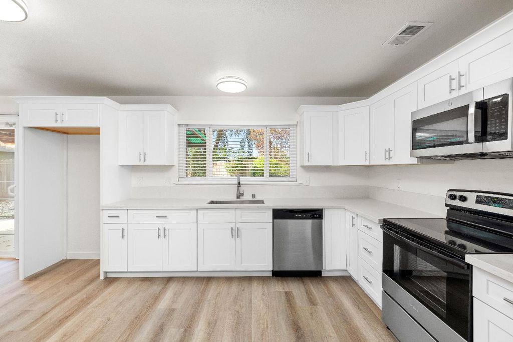 Photo of 7449 Rollingwood Boulevard, Citrus Heights, CA 95621 (MLS # 225144424)