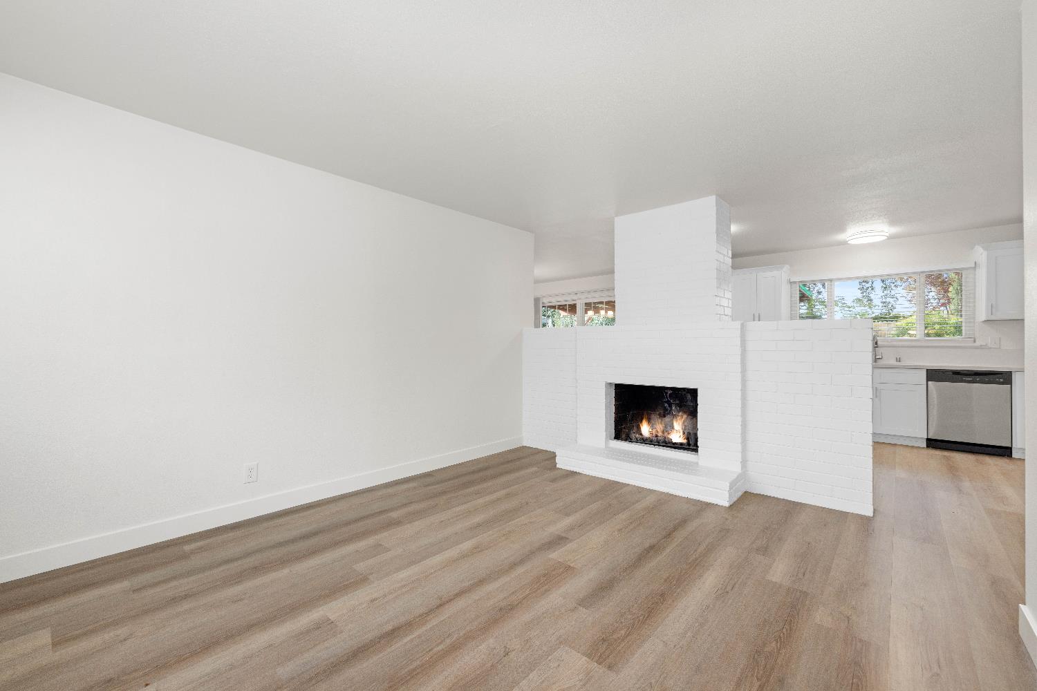 7449 Rollingwood Boulevard