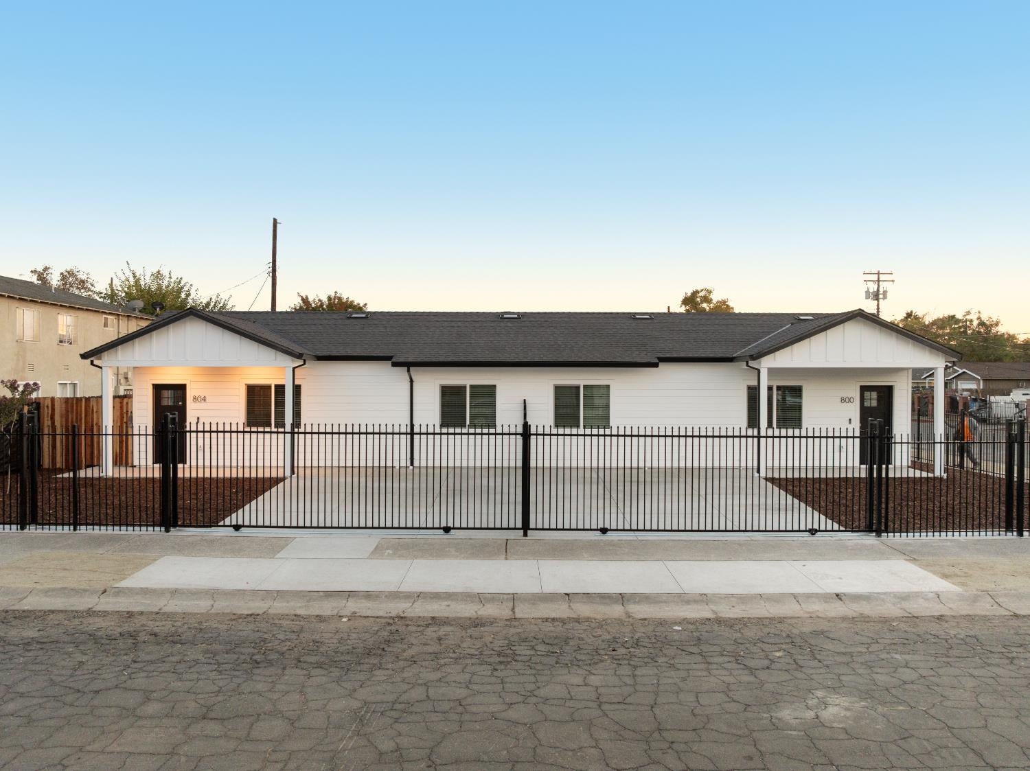 2594 Beaumont Street