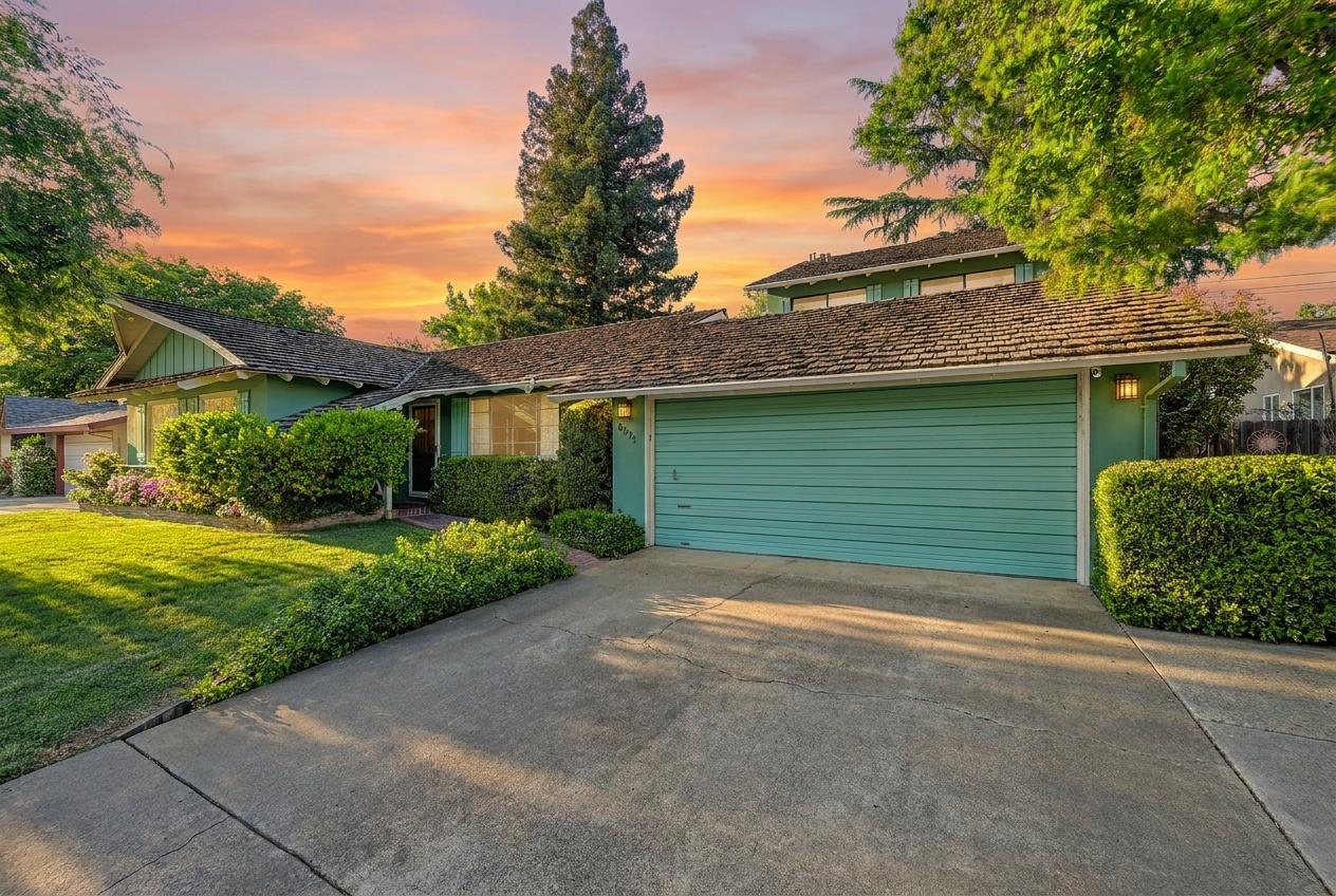 8921 Rosewood Drive