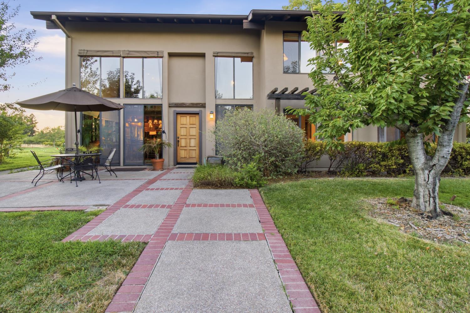 2436 Rivendell Lane