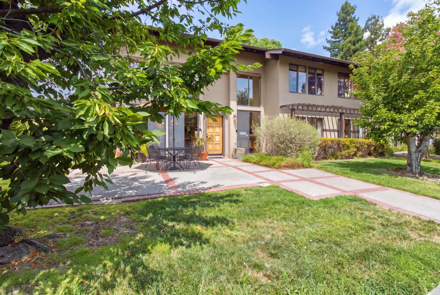 2436 Rivendell Lane