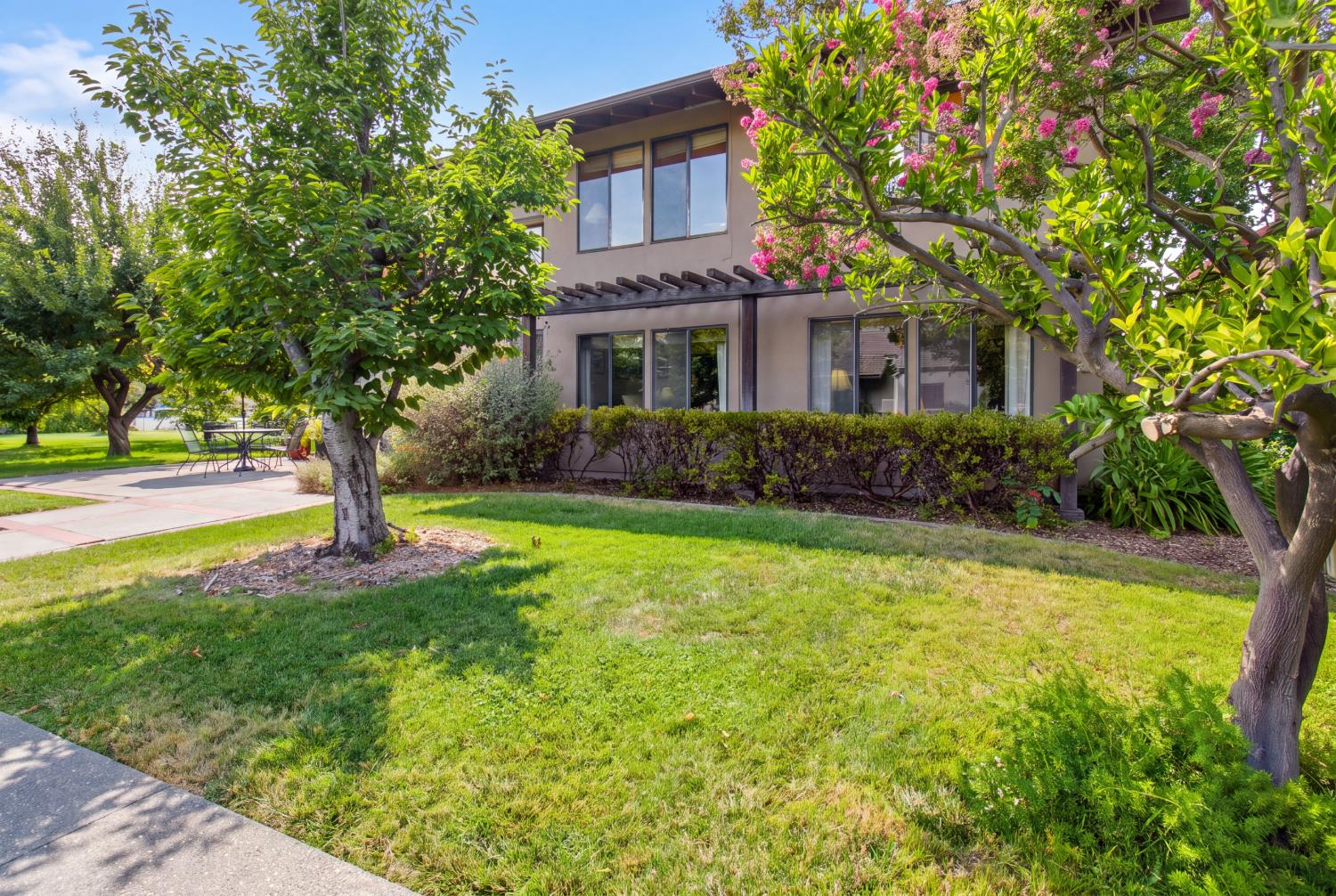 2436 Rivendell Lane