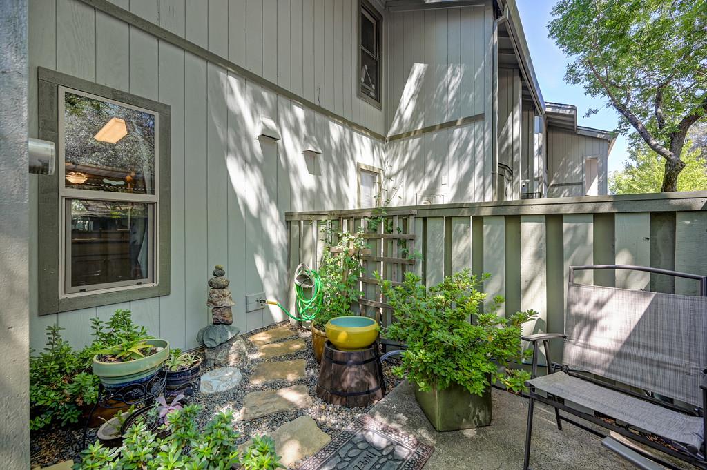 13005 Lincoln Way B
