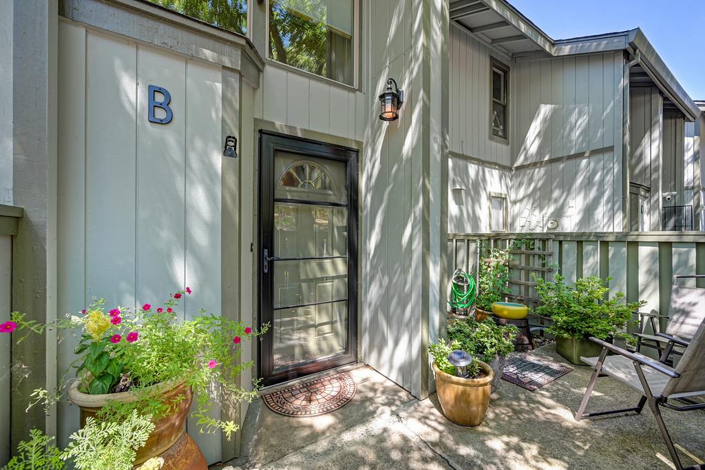 13005 Lincoln Way B