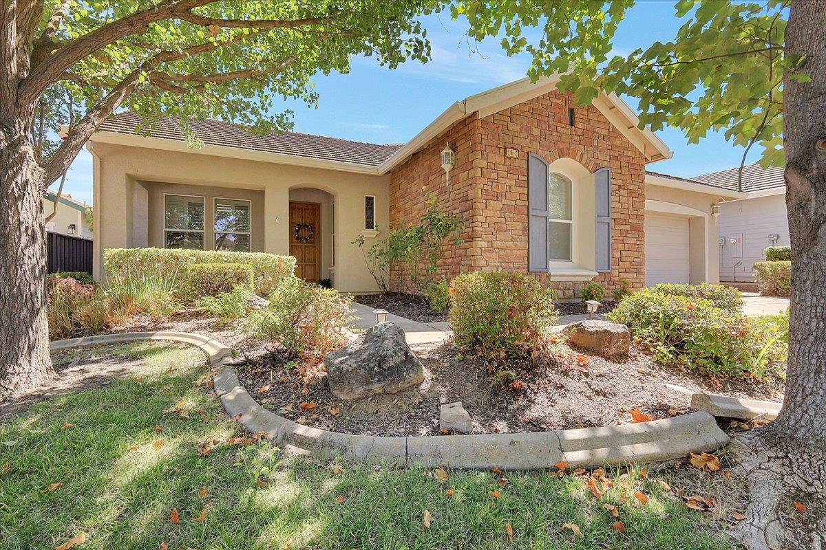 2612 Heritage Park Lane