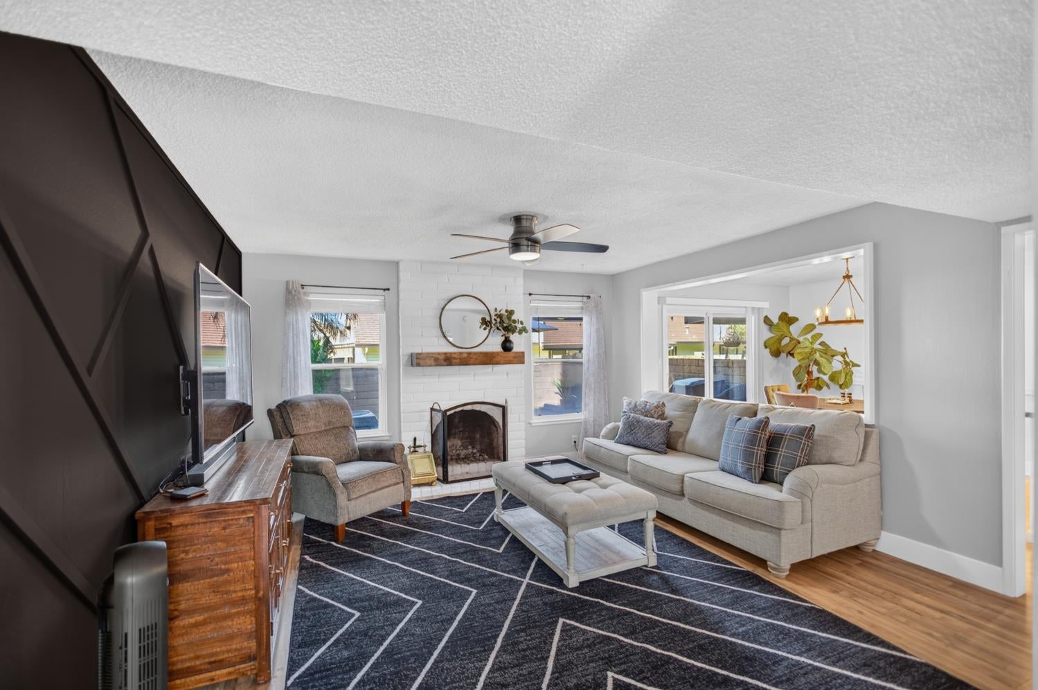 2212 Sundale Drive