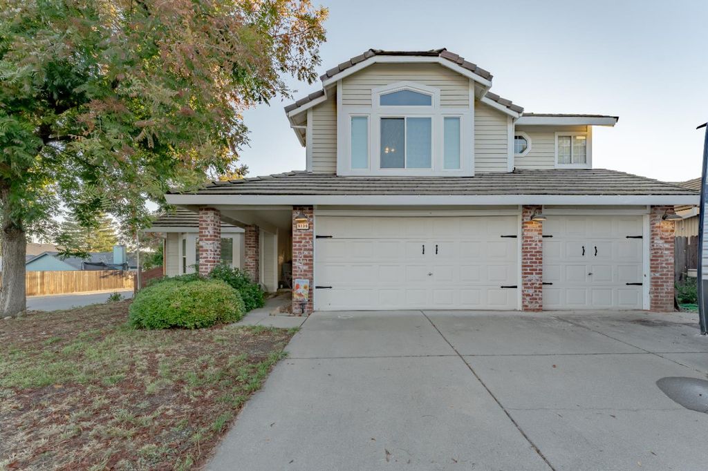 Photo of 8136 Chimango Way, Antelope, CA 95843 (MLS # 225134855)