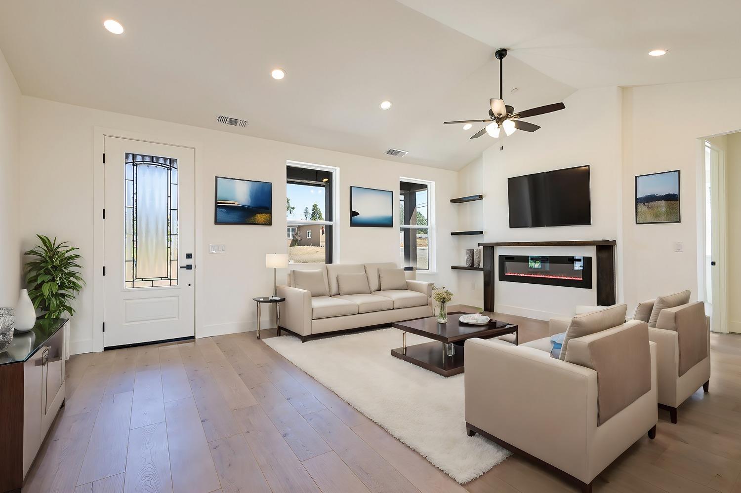 1890 Arrowhead Drive