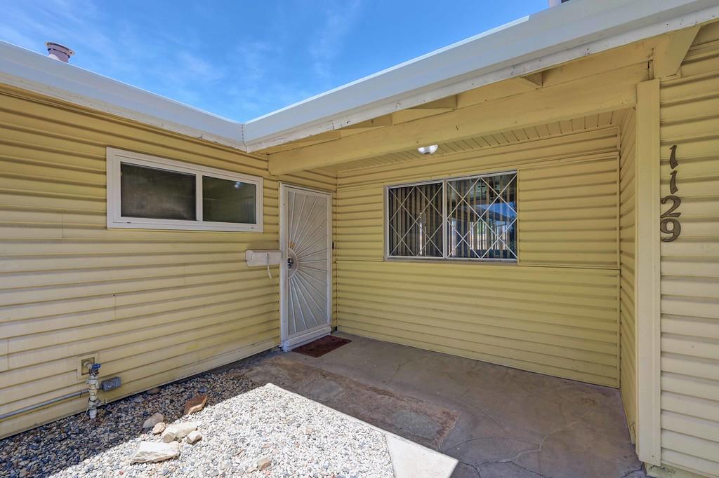 1129 Hobart Drive