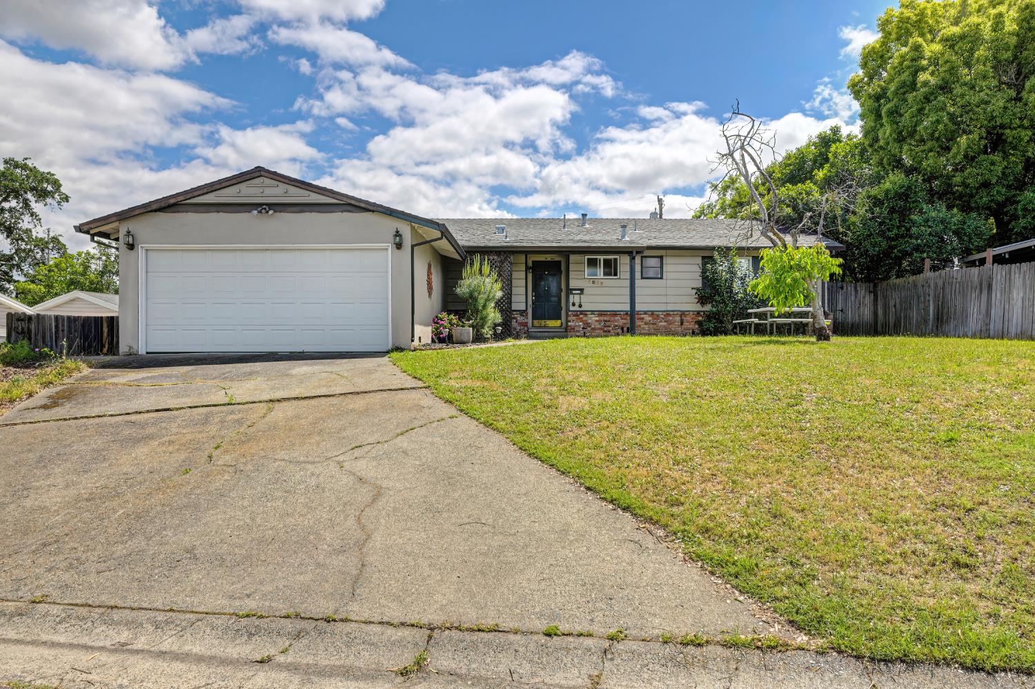 5832 Northgrove Way
