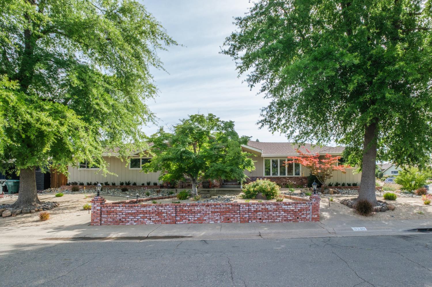 5249 Adelaide Way