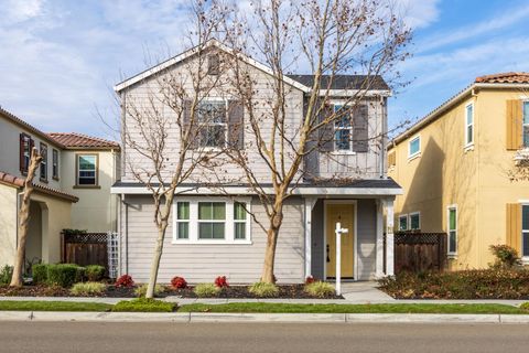 93 E Ramsey Drive Mountain House CA 95391