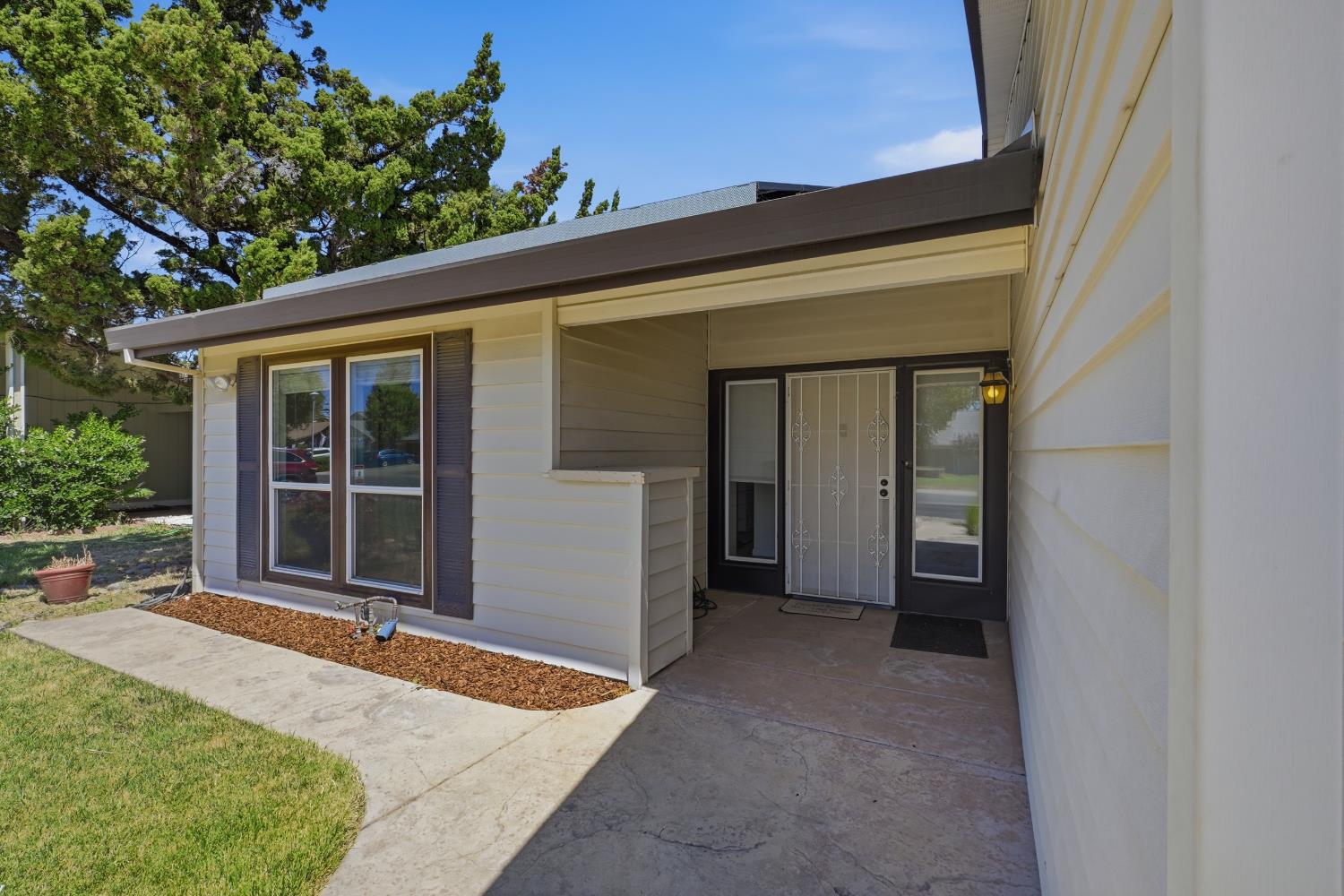 7113 Mountainside Drive