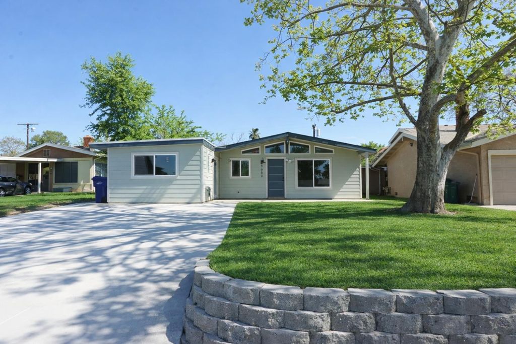 Photo of 5650 San Vincente Way, North Highlands, CA 95660 (MLS # 226034511)