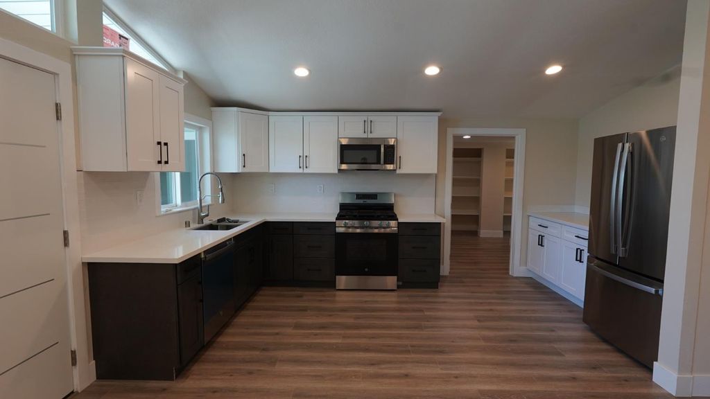 Photo of 5650 San Vincente Way, North Highlands, CA 95660 (MLS # 226034511)