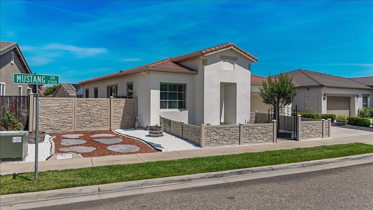 2352 Mustang Drive