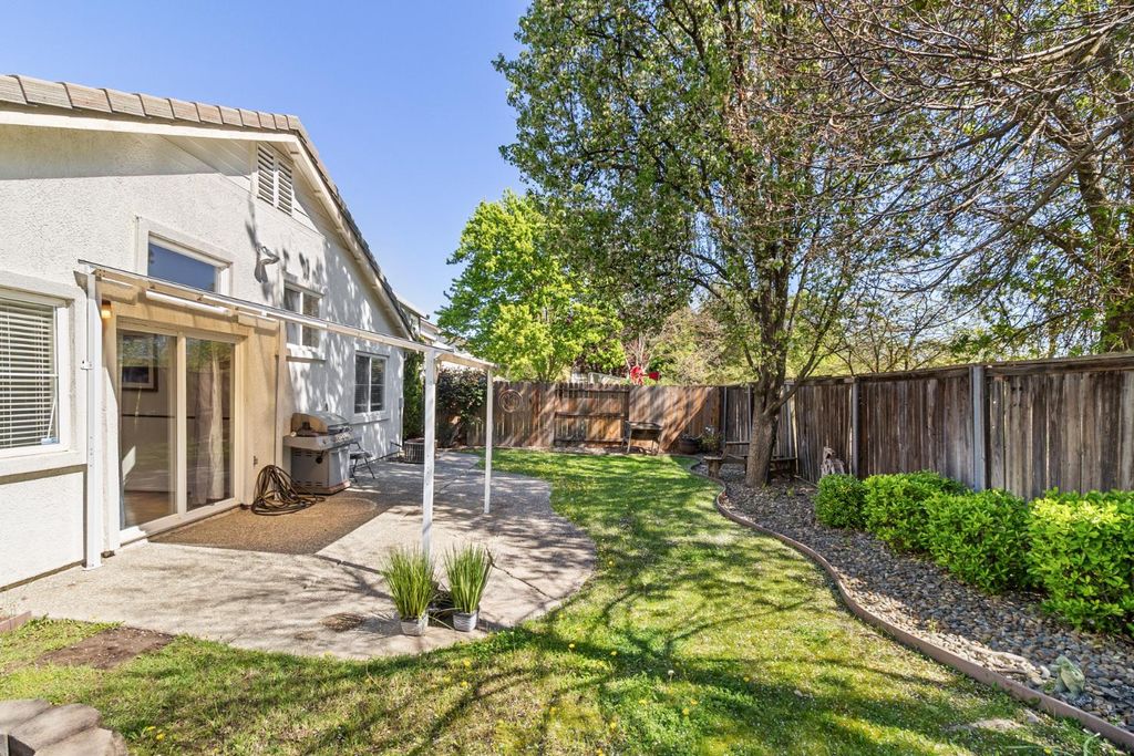 Photo of 5336 Wadsworth Way, Sacramento, CA 95835 (MLS # 226032975)