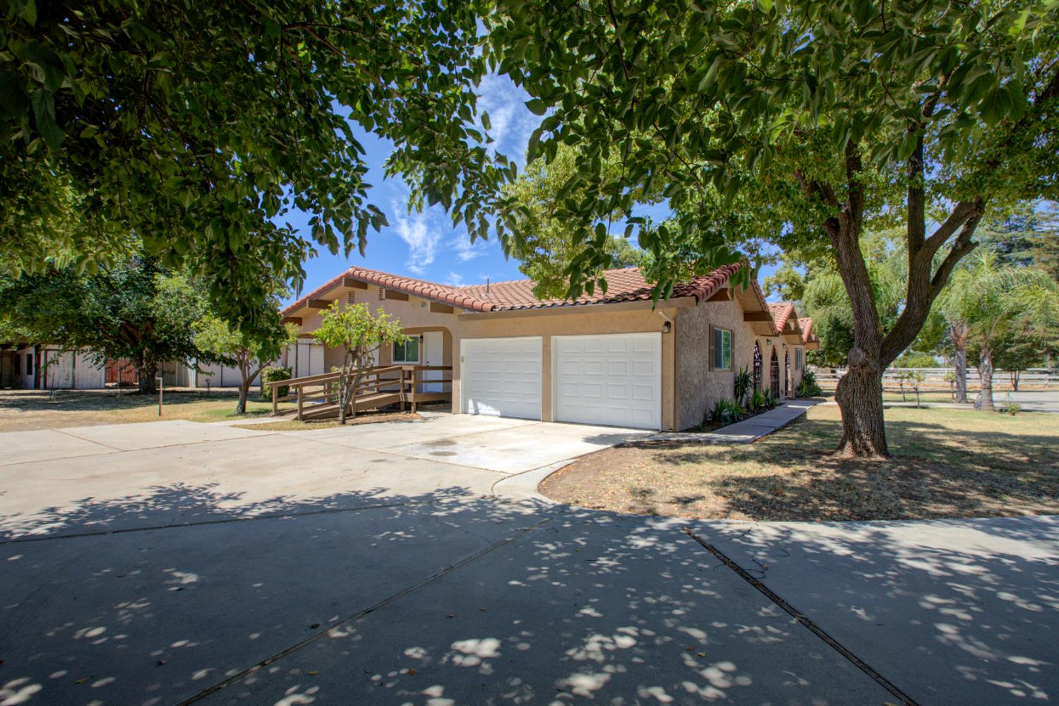 2540 E Childs Avenue