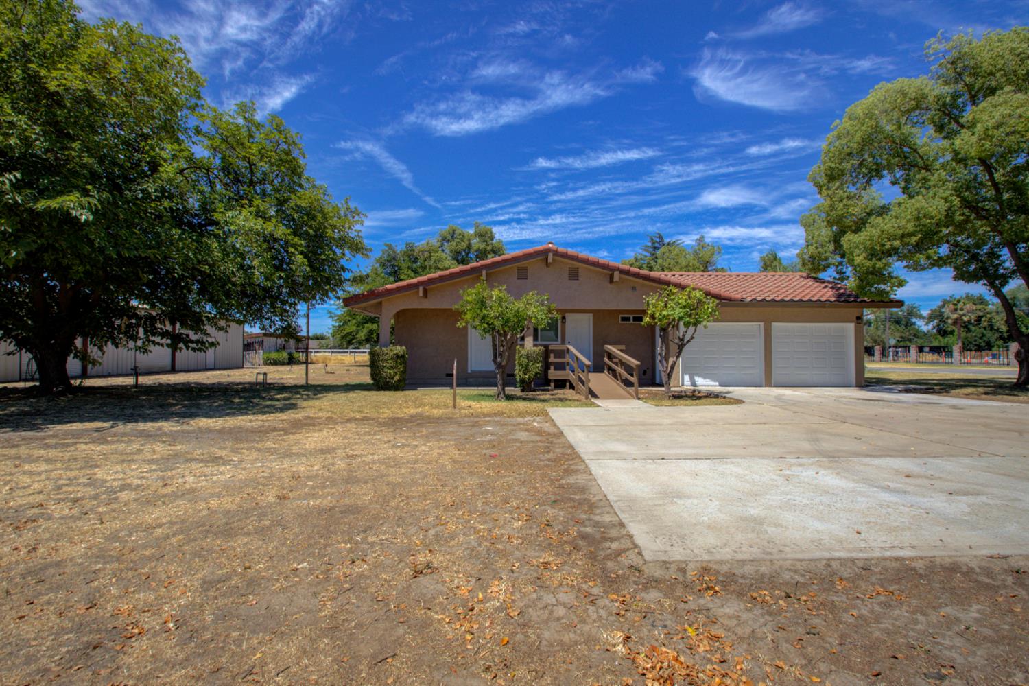 2540 E Childs Avenue