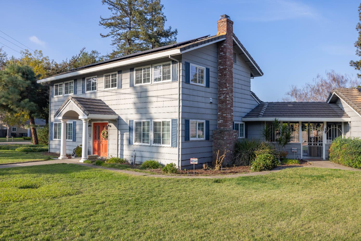 3327 Country Club Boulevard