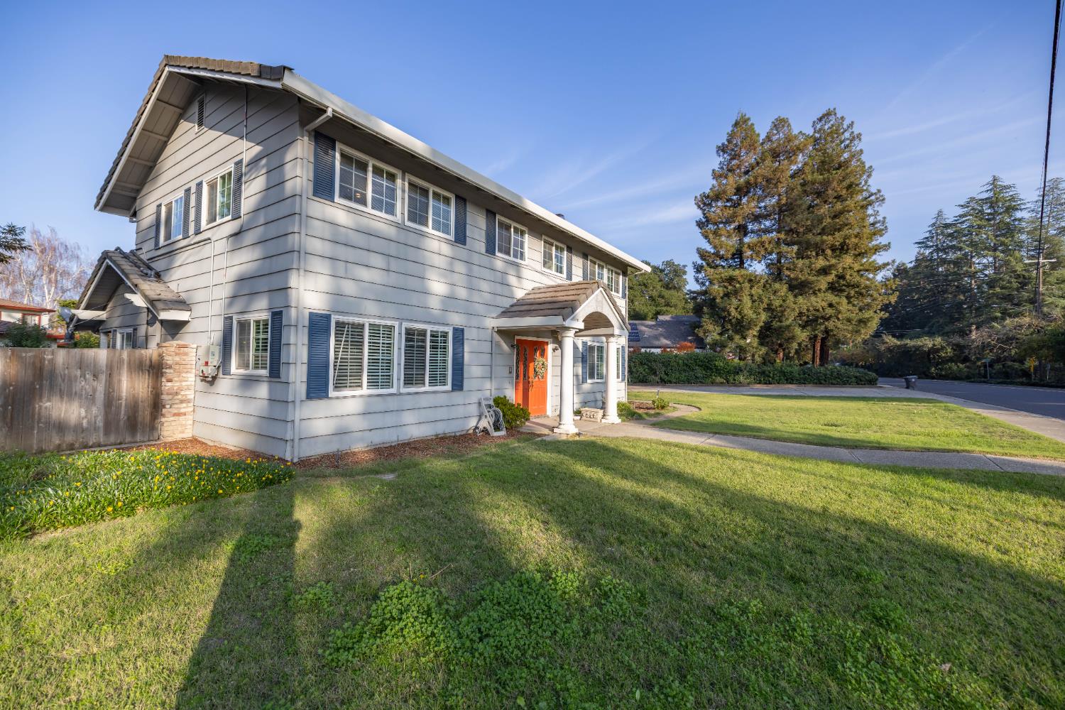 3327 Country Club Boulevard