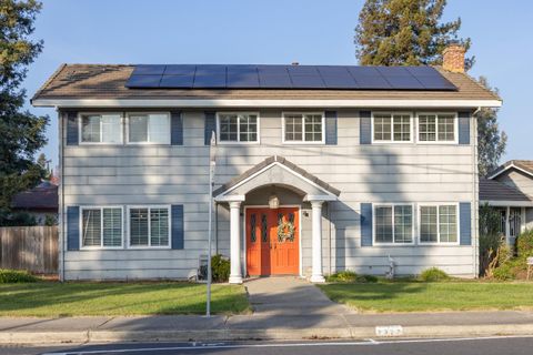 3327 Country Club Boulevard Stockton CA 95204