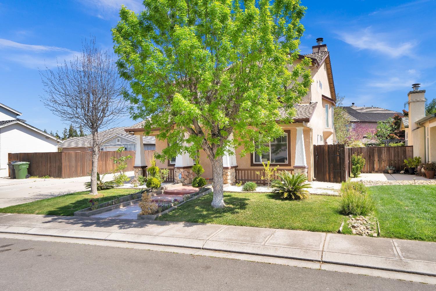 4104 KEEPSAKE Drive