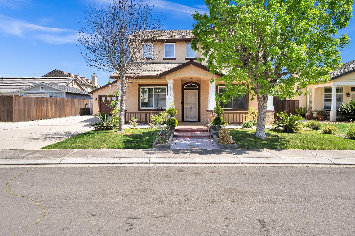 4104 KEEPSAKE Drive