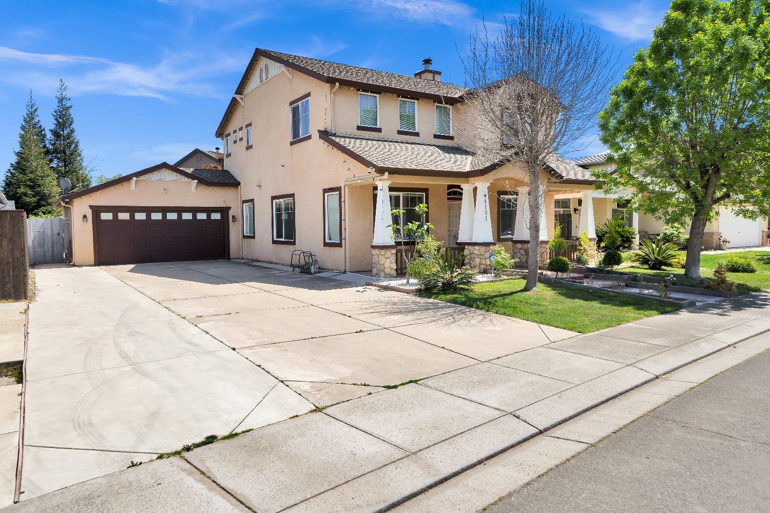4104 KEEPSAKE Drive