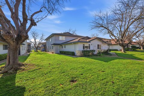 9520 Emerald Park Drive 4 Elk Grove CA 95624