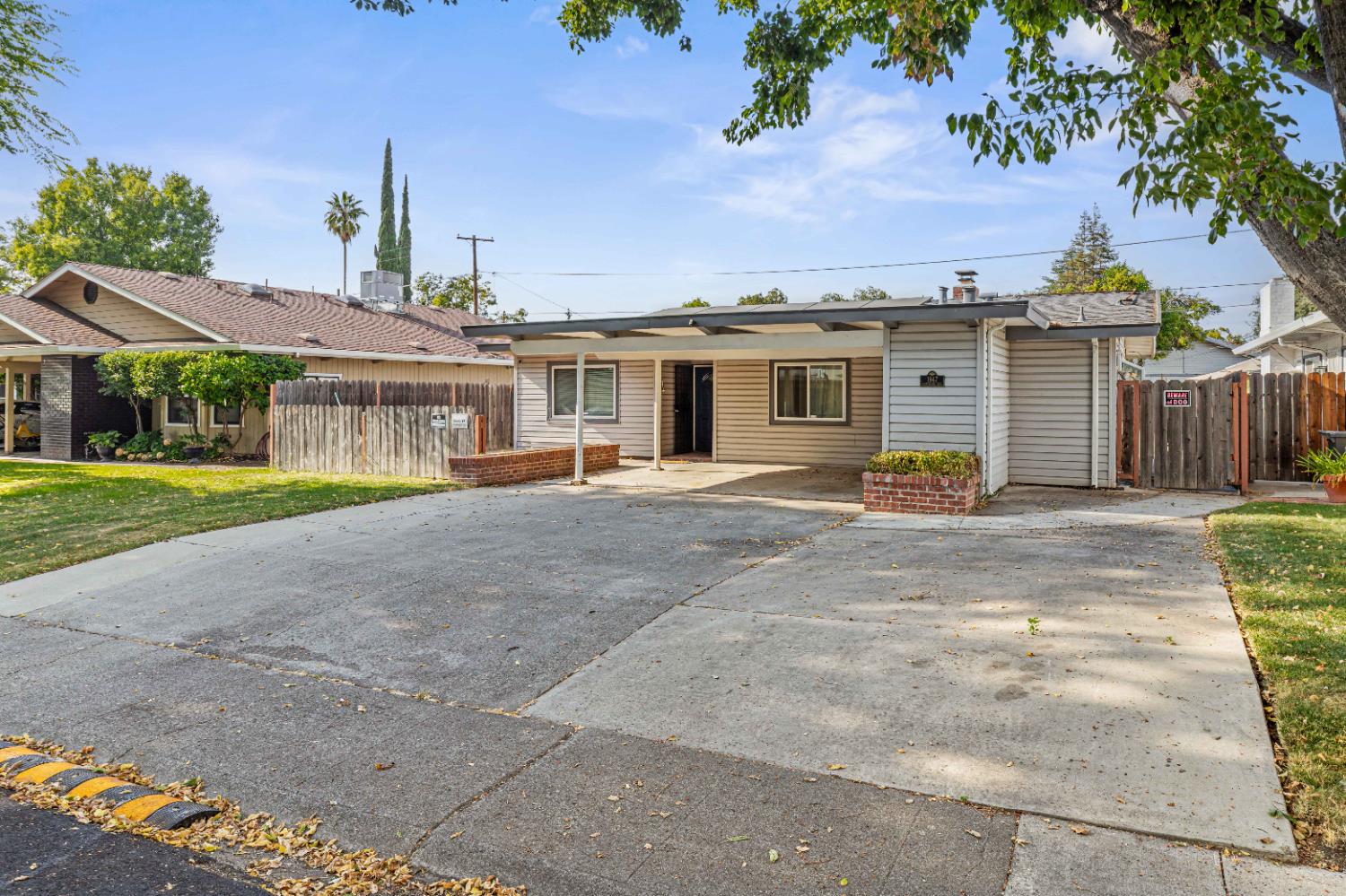 1947 Rosecrans Way