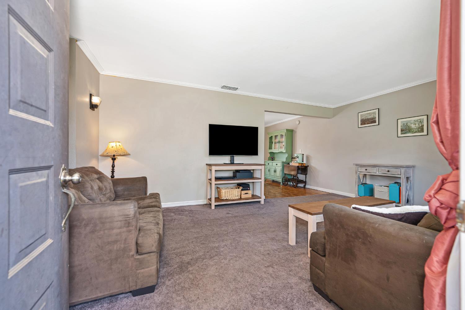 8841 La Riviera Drive E