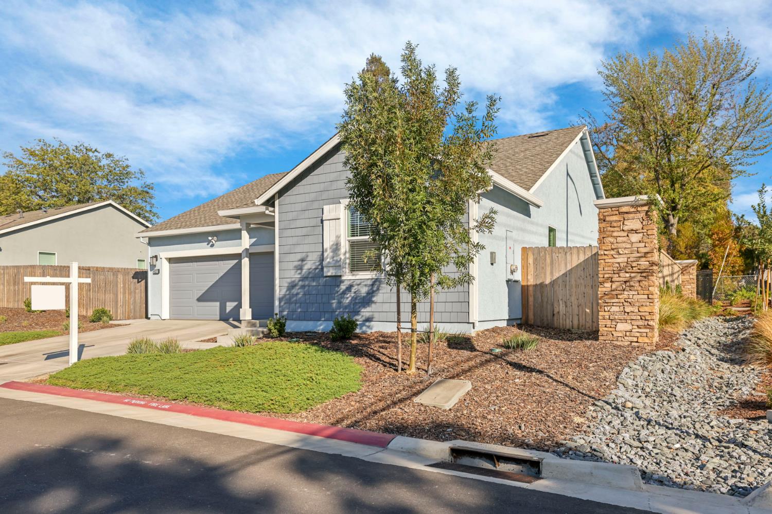 8237 Caminata lane