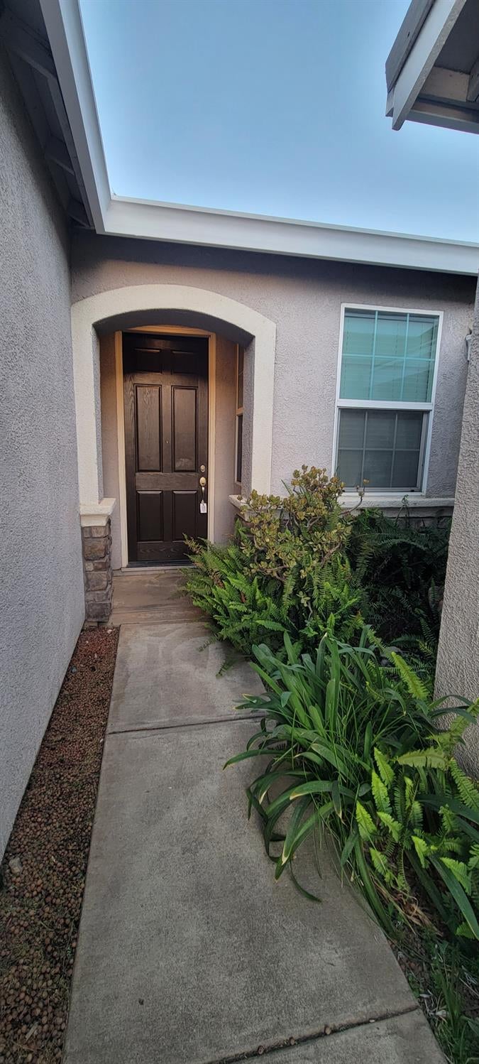 5637 Salmon Drive