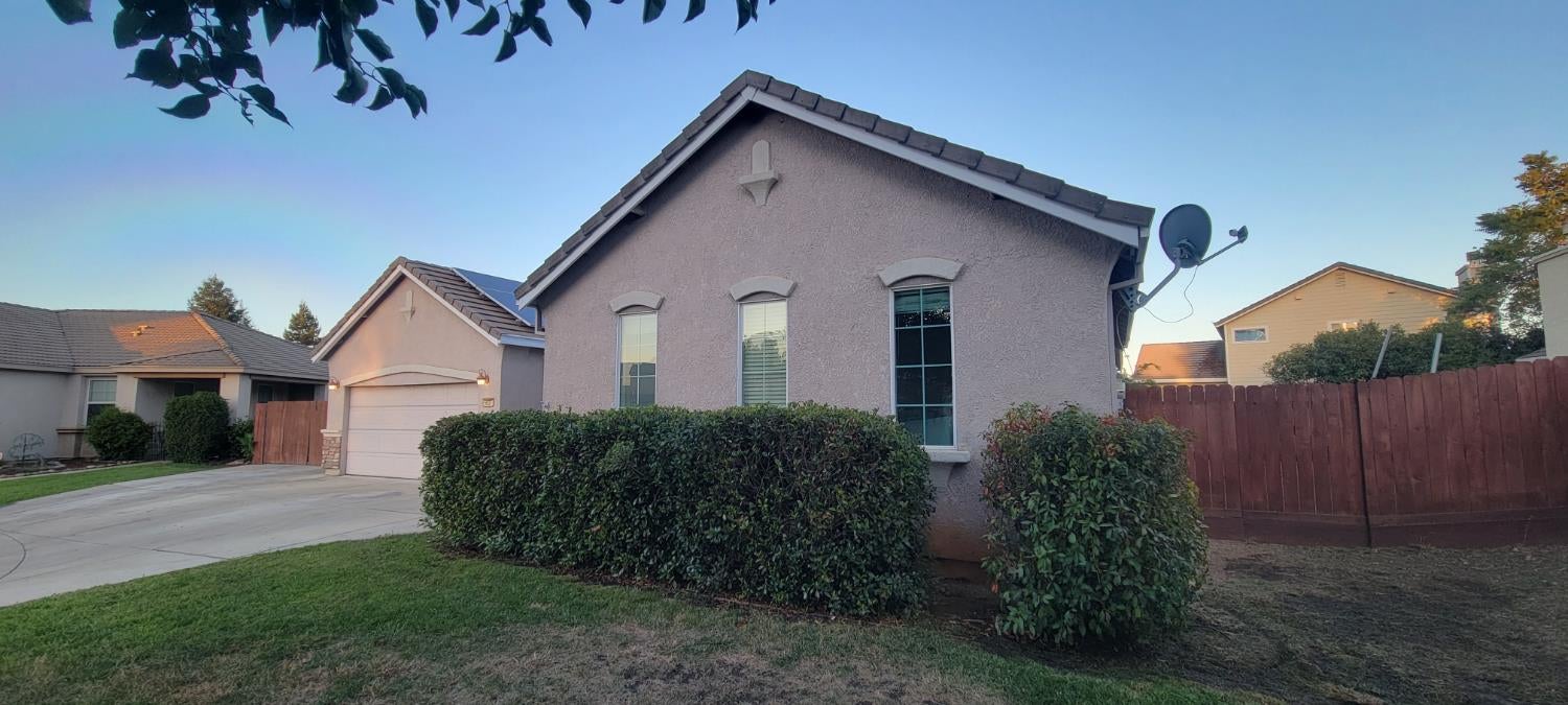 5637 Salmon Drive