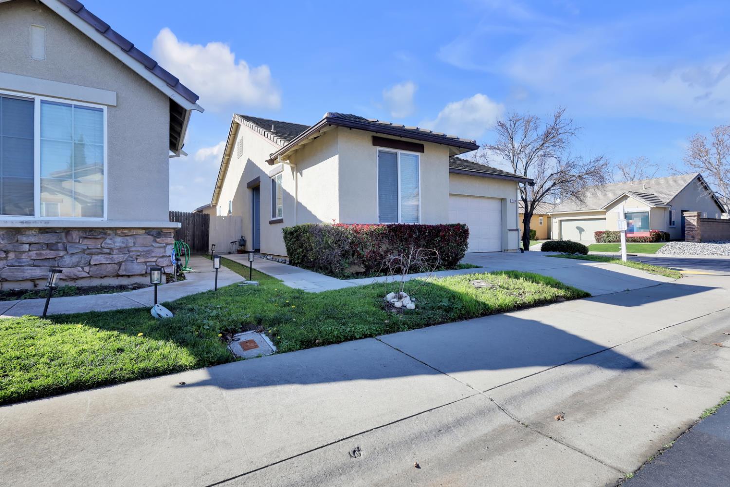 7418 Sun Reign Lane
