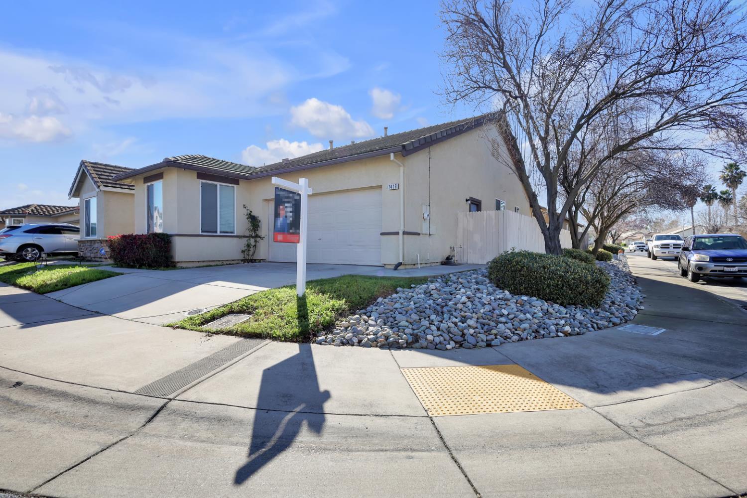 7418 Sun Reign Lane