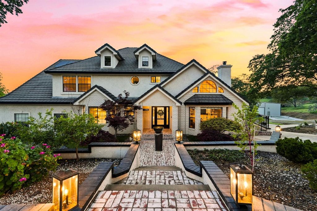 Photo of 1780 Dove Tail Lane, El Dorado Hills, CA 95762 (MLS # 226035935)