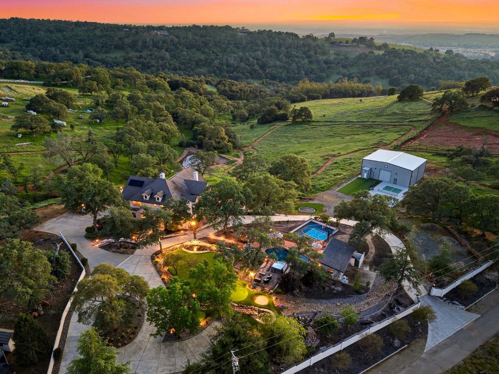 Photo of 1780 Dove Tail Lane, El Dorado Hills, CA 95762 (MLS # 226035935)