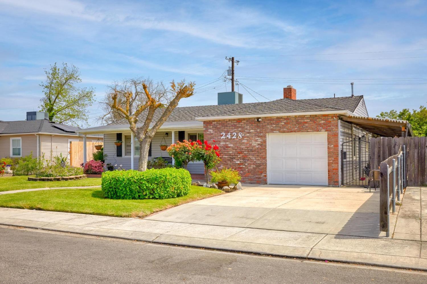 2428 W Mendocino Avenue