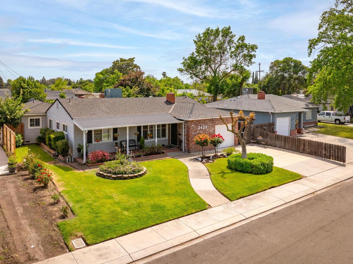 2428 W Mendocino Avenue