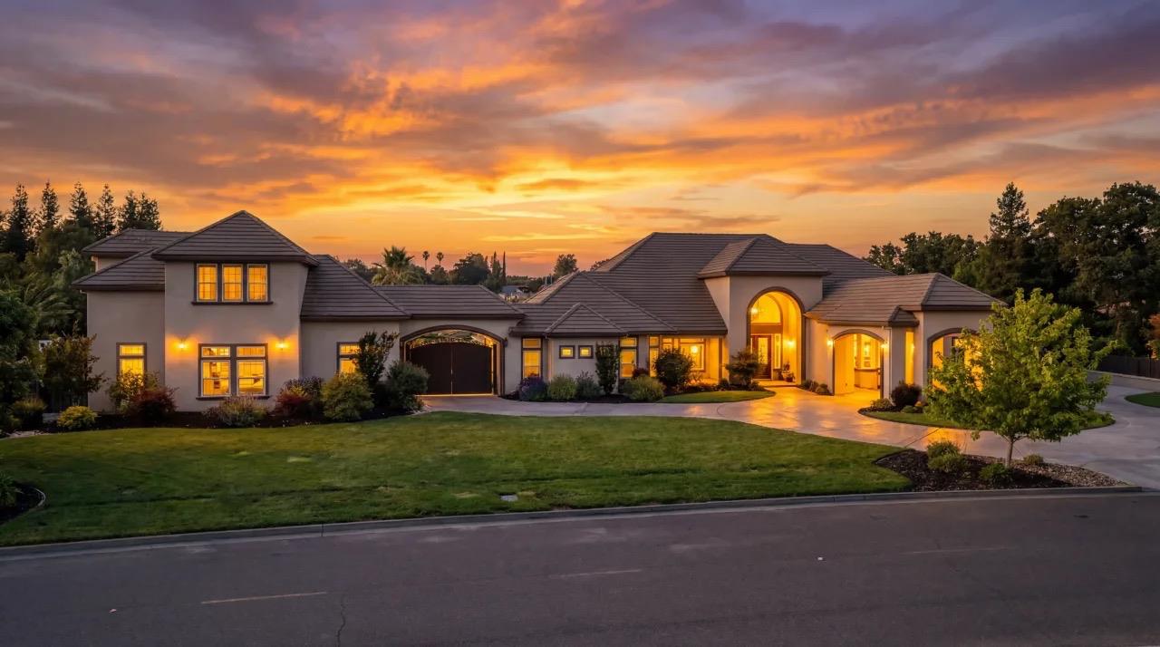 4953 Tudor Rose Glen