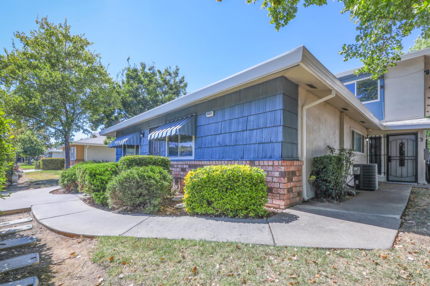6525 Greenback Lane 1