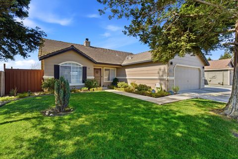 196 Sparrow Drive Galt CA 95632