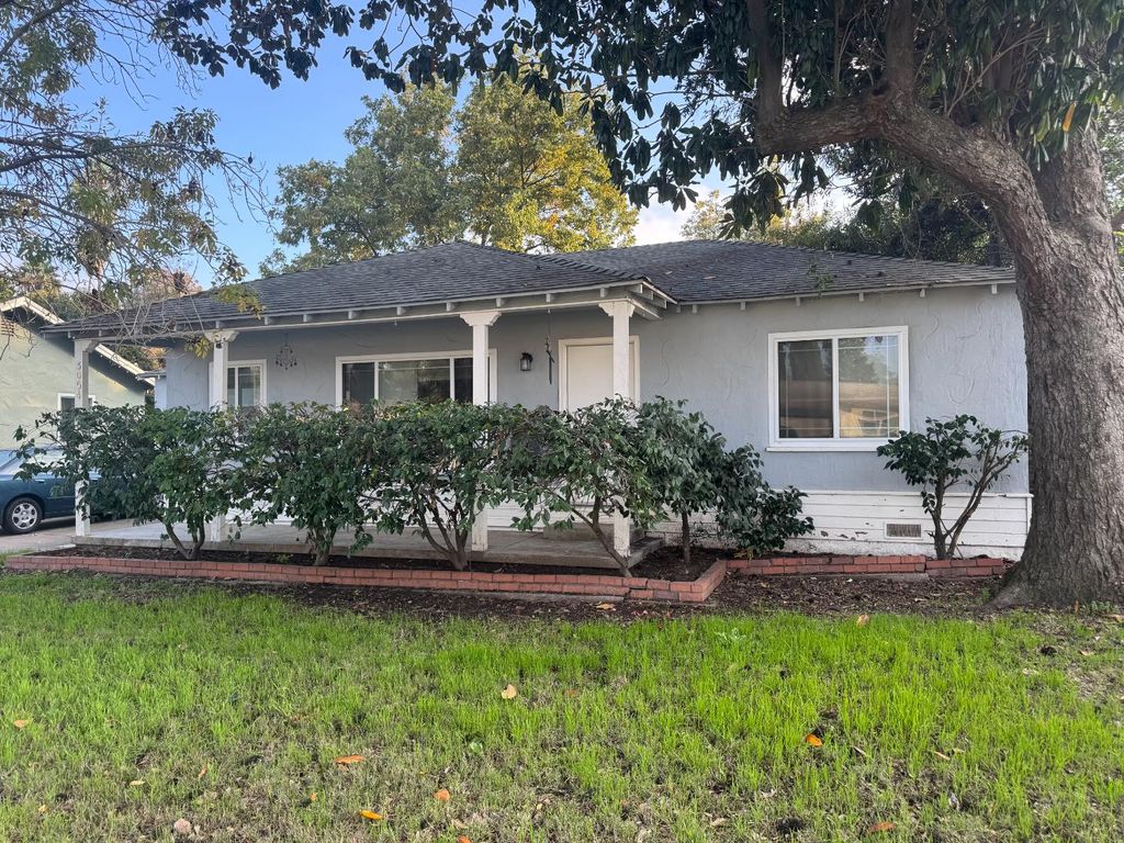 Photo of 3054 Princeton Avenue, Stockton, CA 95204 (MLS # 225147415)