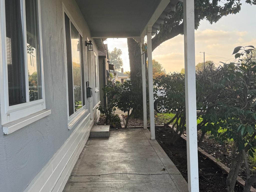 Photo of 3054 Princeton Avenue, Stockton, CA 95204 (MLS # 225147415)