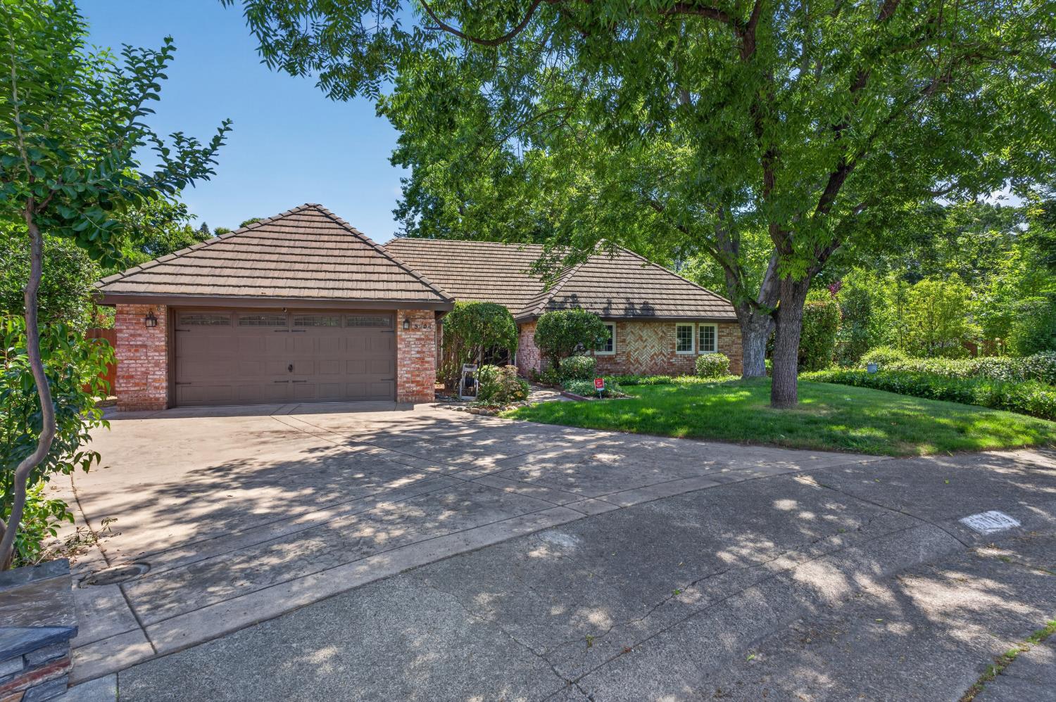 5904 Courville Court