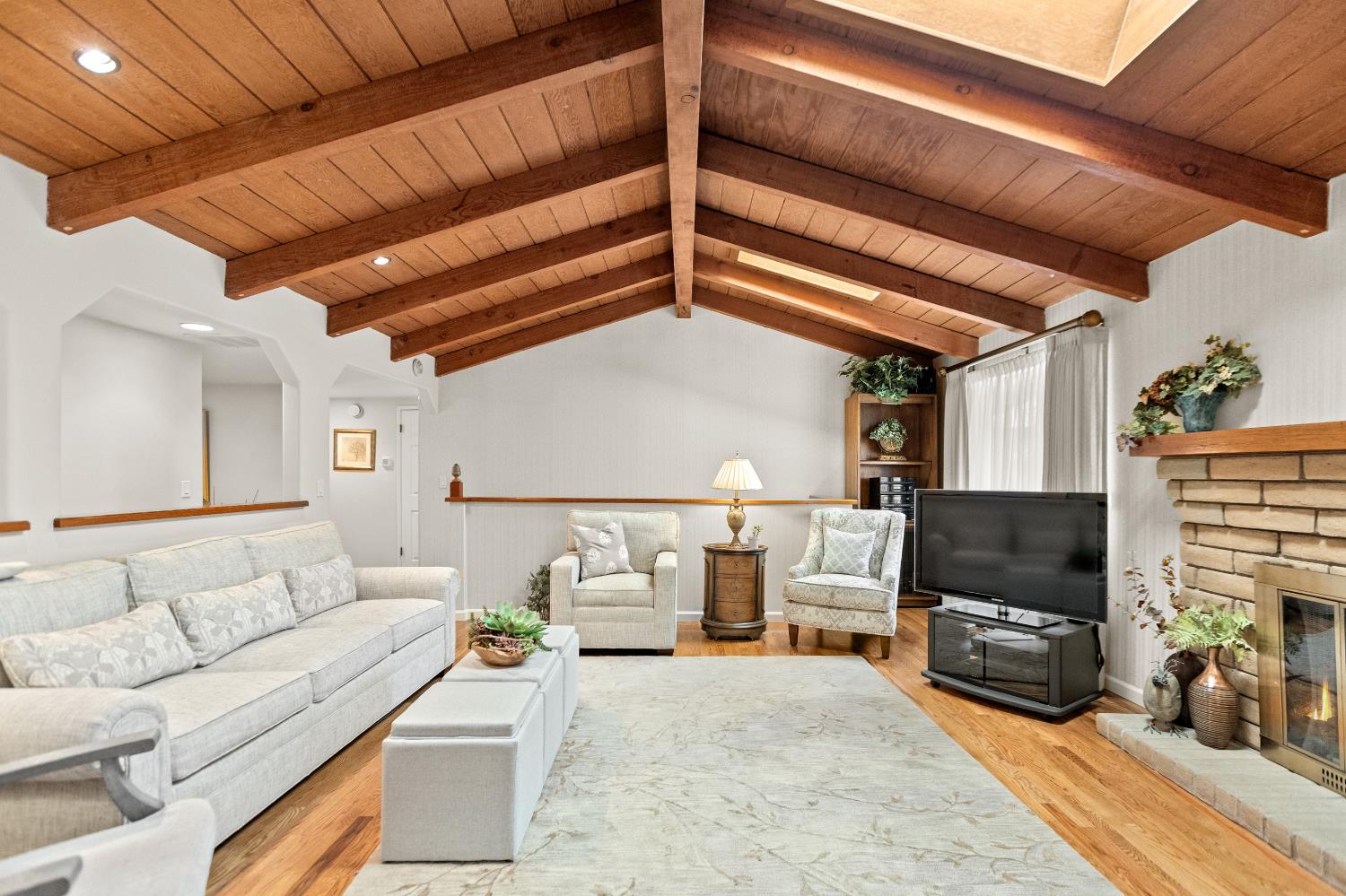 3415 Oakcreek Drive